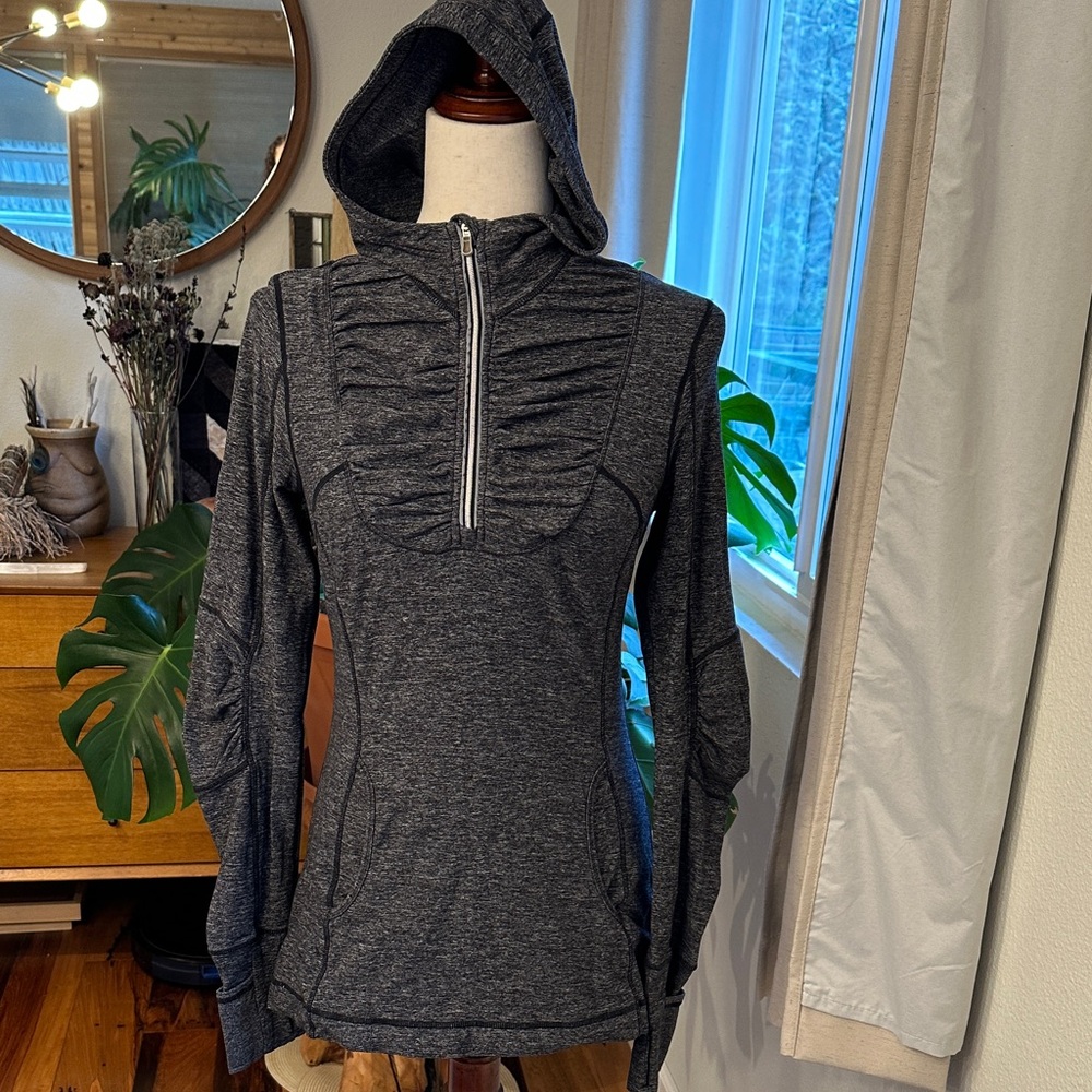 NWOT HTF Lululemon Running Pullover